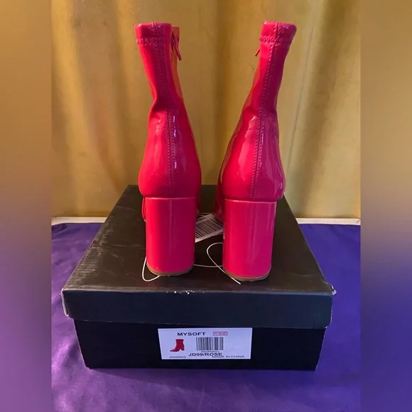 Wore Once 7.5 Size Women's Vibrant Hot Pink Chunky Heeled Boots Comfortable Cute - Picture 6 of 11